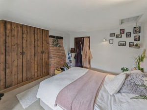 Photo 22- click for photo gallery